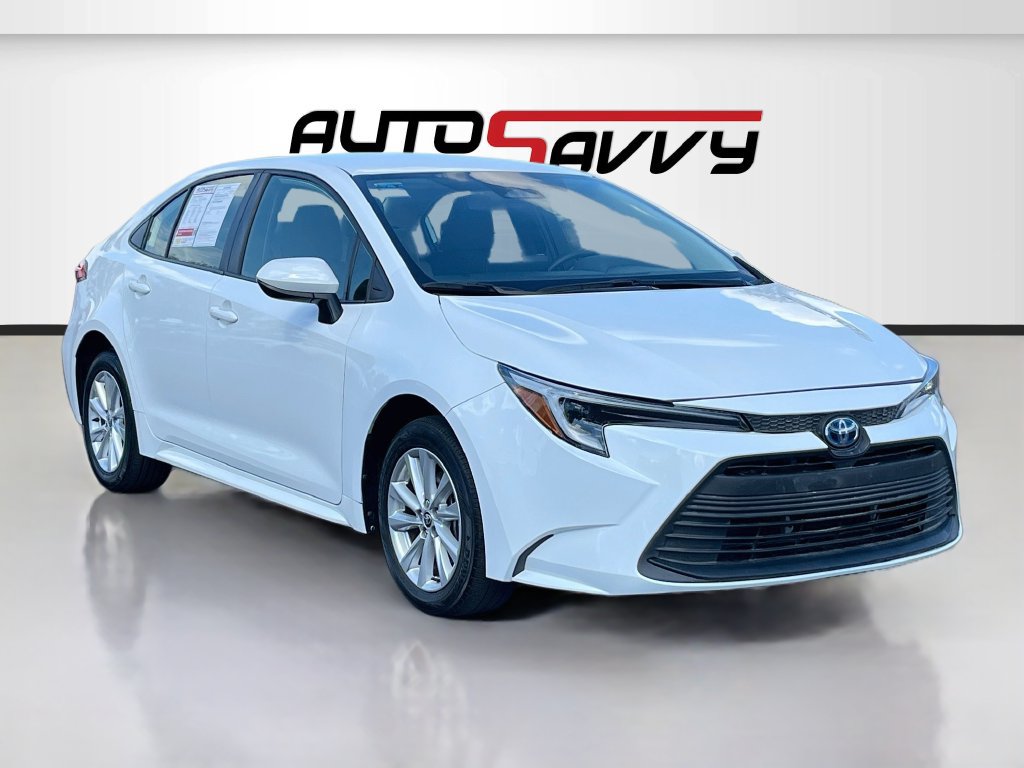 Used 2024 Toyota Corolla LE w/ LE Convenience Package FWD image 1