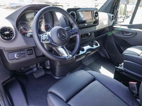 New 2025 Mercedes-Benz Sprinter 2500 image 11