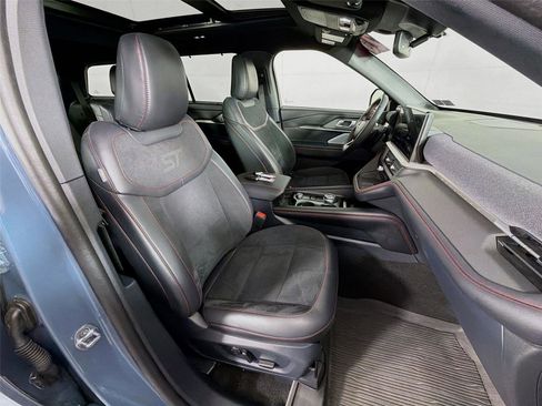 Used 2025 Ford Explorer ST image 27