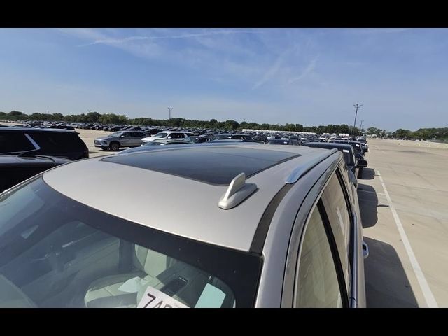 Used 2024 GMC Yukon XL Denali AWD/4WD image 2