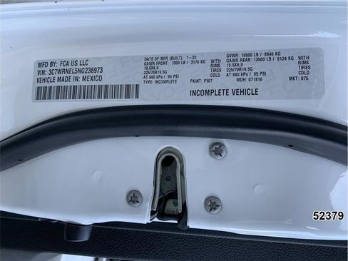 Used 2022 RAM 5500 4x4 Crew Cab image 17