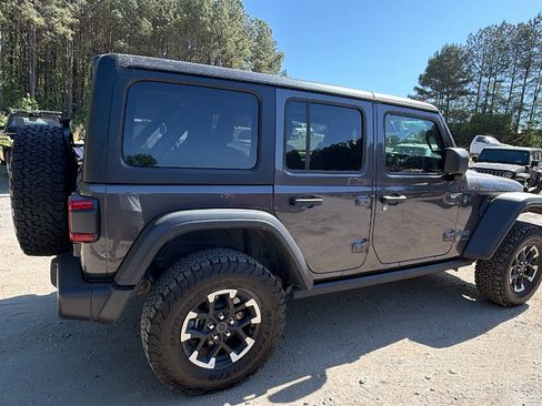 Used 2025 Jeep Wrangler Unlimited Rubicon 4xe w/ Convenience Group AWD/4WD image 8