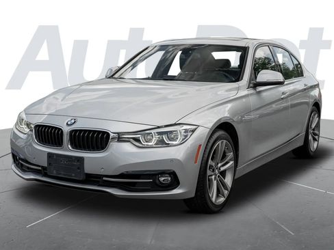 Used 2017 BMW 330i xDrive Sedan w/ Premium Package AWD/4WD image 5