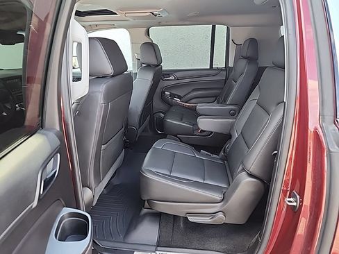 Used 2018 Chevrolet Suburban Premier AWD/4WD image 22