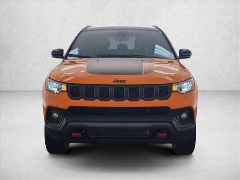 Used 2026 Jeep Compass Trailhawk w/ Sun, Sound & Navigation Group AWD/4WD image 2