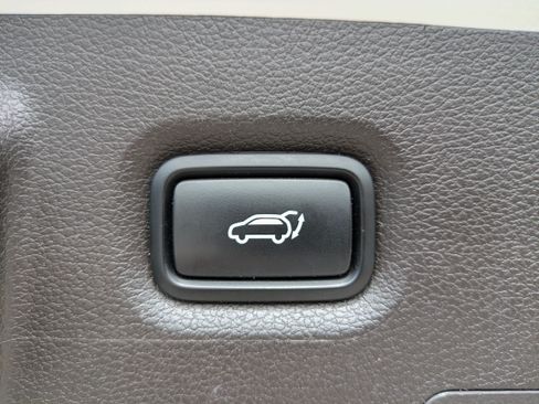 Used 2020 Hyundai Santa Fe Limited FWD image 11