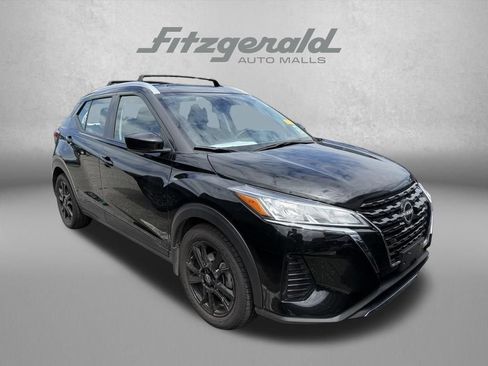 Used 2023 Nissan Kicks SV w/ Exterior Package FWD image 1