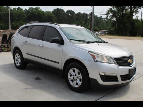 Used 2014 Chevrolet Traverse LS image 1