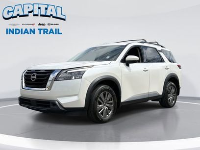 Used 2024 Nissan Pathfinder SV