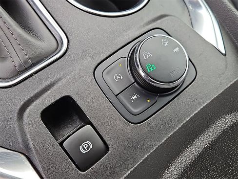 Certified 2023 Chevrolet Traverse Premier w/ Redline Edition image 19