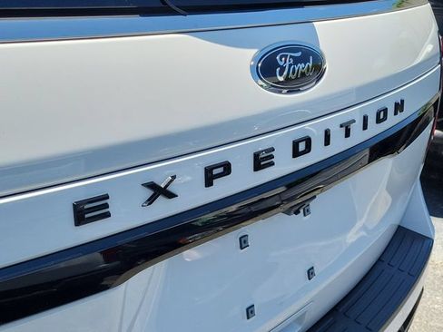 Used 2023 Ford Expedition Limited RWD image 5