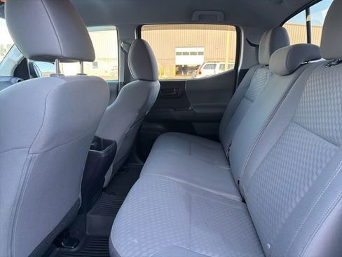 Used 2022 Toyota Tacoma SR image 32