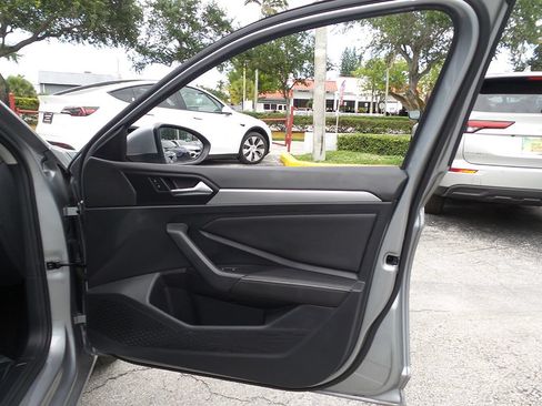 Used 2022 Volkswagen Jetta S FWD image 21