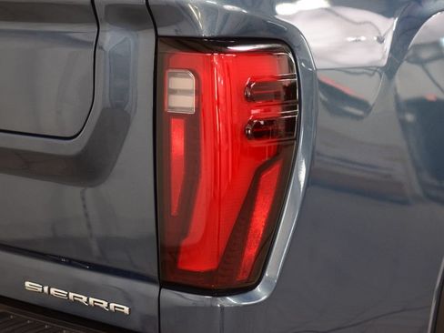 Used 2025 GMC Sierra 2500 Denali Ultimate AWD/4WD image 19