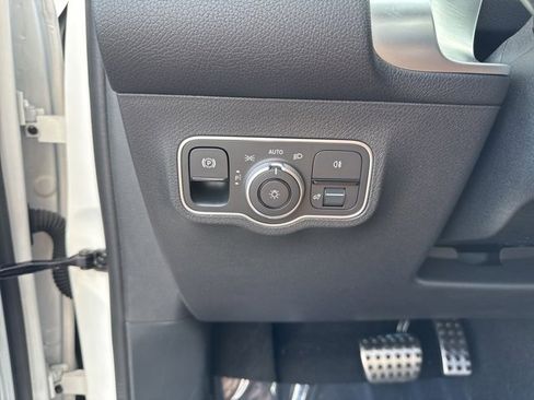 New 2025 Mercedes-Benz GLB 35 AMG 4MATIC image 21