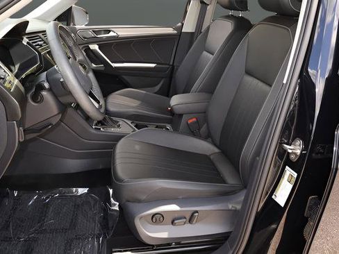 Certified 2023 Volkswagen Tiguan SE FWD image 14