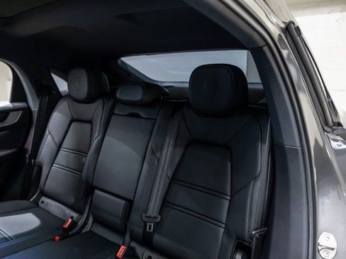 New 2026 Porsche Cayenne Coupe AWD/4WD image 28
