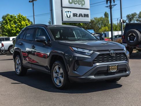 Used 2024 Toyota RAV4 XLE w/ Convenience Package AWD/4WD image 8