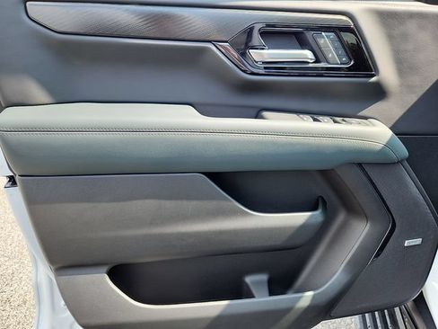 New 2026 GMC Yukon XL AT4 w/ AT4 Premium Package AWD/4WD image 8
