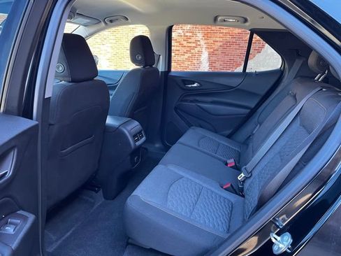 Used 2018 Chevrolet Equinox LT FWD image 15