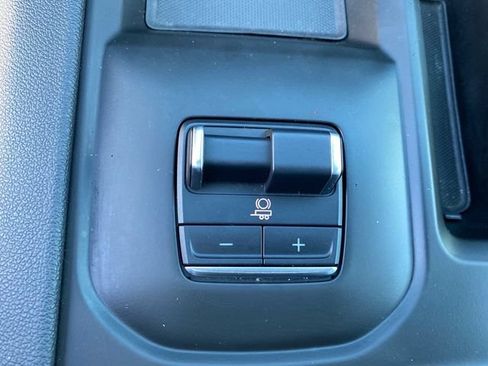 Used 2025 GMC Sierra 3500 AT4 w/ AT4 Premium Plus Package AWD/4WD image 13