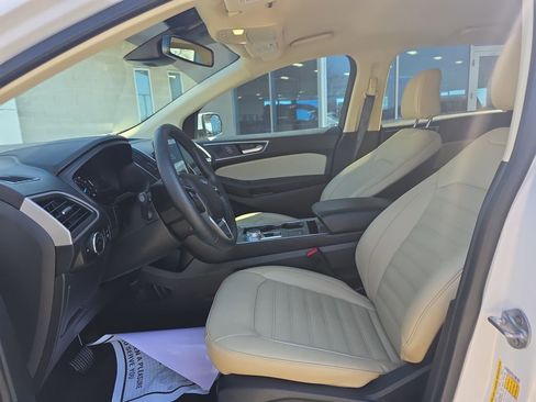 Certified 2024 Ford Edge SEL w/ Convenience Package AWD/4WD image 17