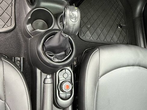 Used 2019 MINI Cooper 4-Door Hardtop image 10