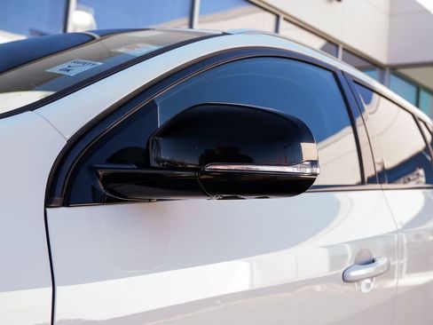 Used 2018 Volvo V60 T5 Cross Country image 12