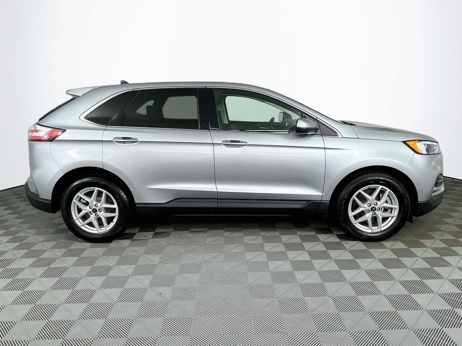 Used 2024 Ford Edge SEL AWD/4WD image 11