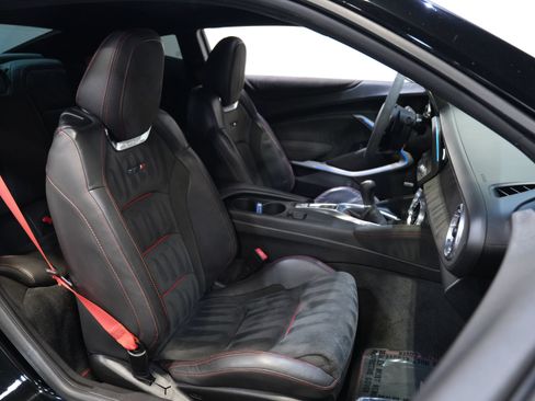 Used 2018 Chevrolet Camaro ZL1 RWD image 29