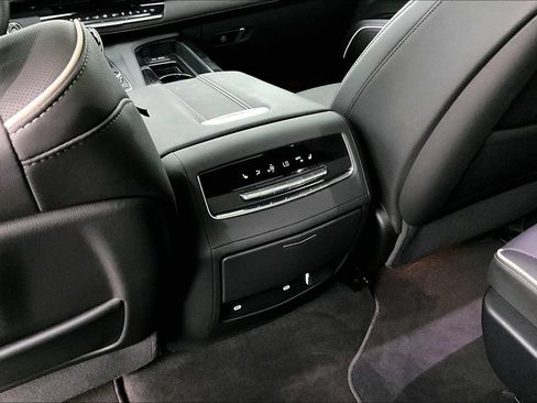 Used 2024 Cadillac Escalade Sport w/ Touring Package AWD/4WD image 32
