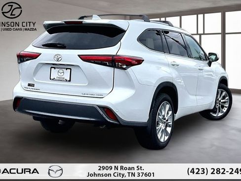 Used 2022 Toyota Highlander Limited image 2
