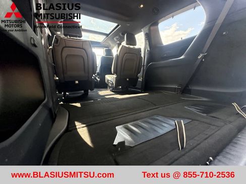 Used 2023 Chrysler Pacifica Limited w/ S Appearance Package FWD image 38
