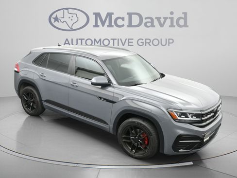 Used 2020 Volkswagen Atlas Cross Sport SEL R-Line FWD image 33