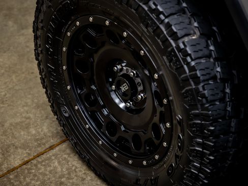 Used 2019 Jeep Wrangler Unlimited Sahara image 18