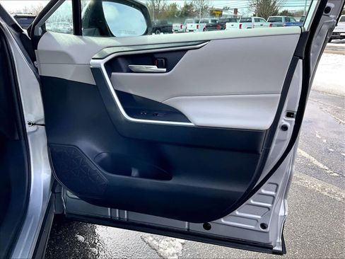 Used 2024 Toyota RAV4 XLE image 12