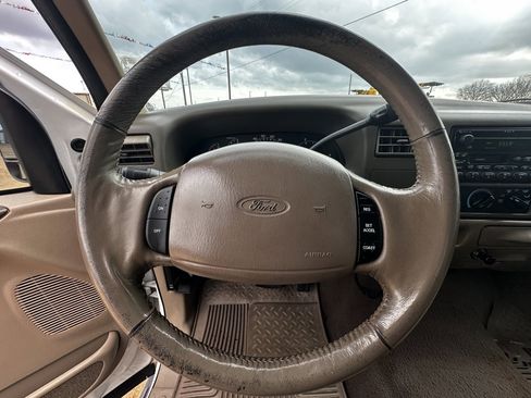 Used 2000 Ford F250 Lariat image 34