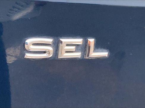 Used 2018 Volkswagen Atlas SEL w/ R-Line Package AWD/4WD image 31