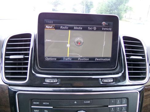 Used 2018 Mercedes-Benz GLE 350 w/ Premium 1 Package image 9