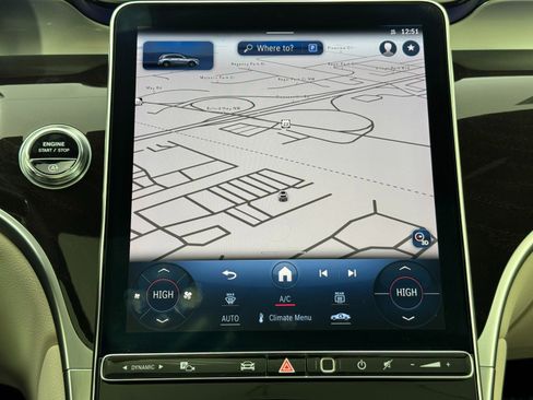 Used 2023 Mercedes-Benz GLC 300 4MATIC w/ Driver Assistance Package image 27