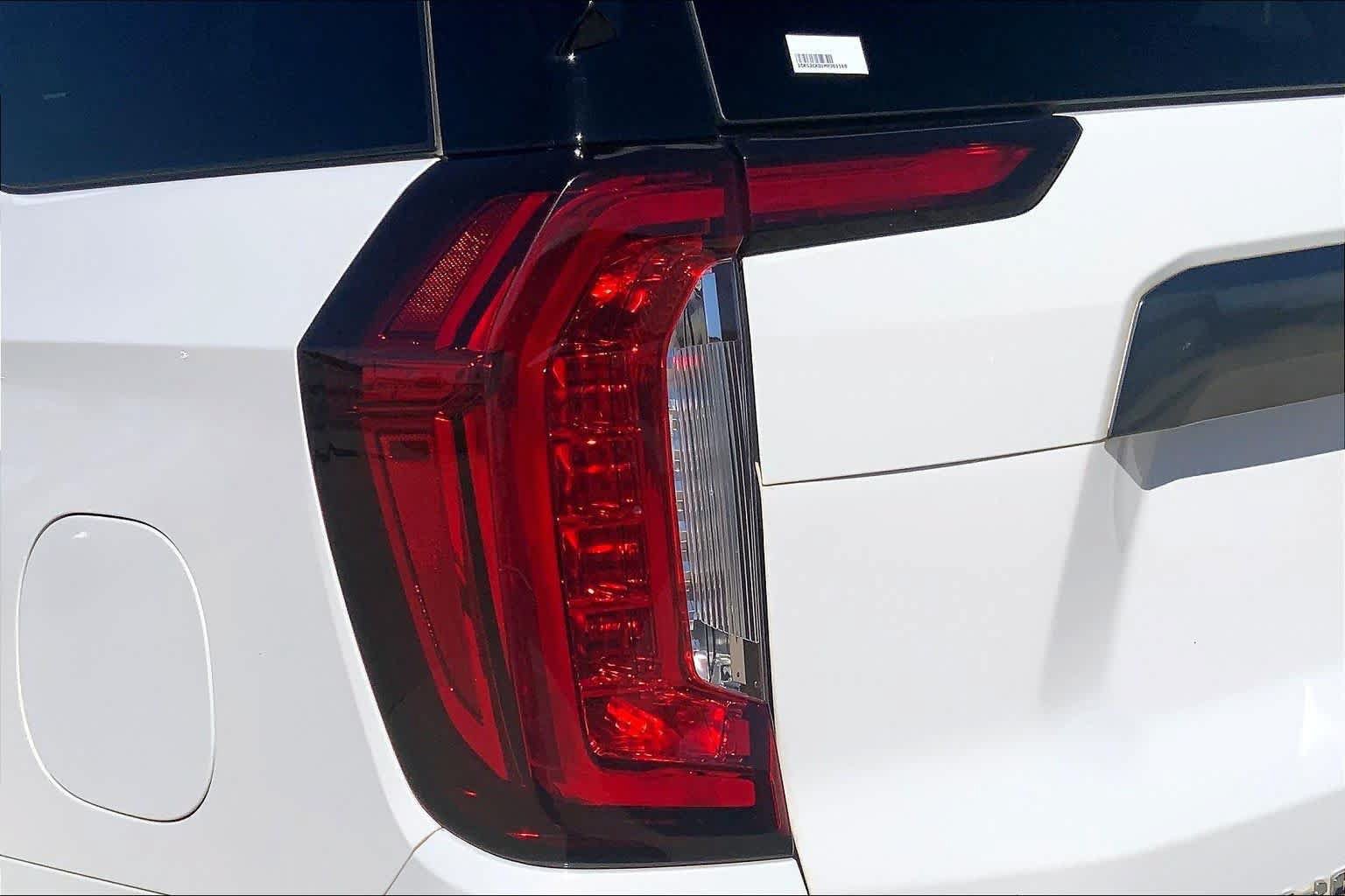 Used 2021 GMC Yukon AT4 w/ AT4 Premium Package AWD/4WD image 28