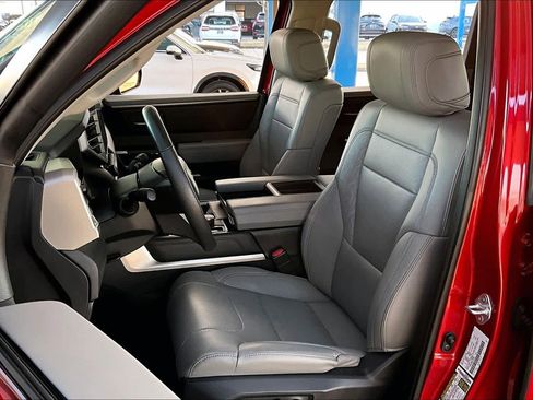 Used 2024 Toyota Tundra Limited image 8