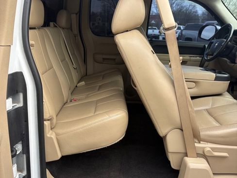 Used 2011 Chevrolet Silverado 1500 LT w/ Florida Edition image 13