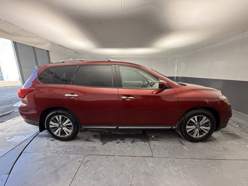 Used 2019 Nissan Pathfinder SL w/ Cargo Package image 13