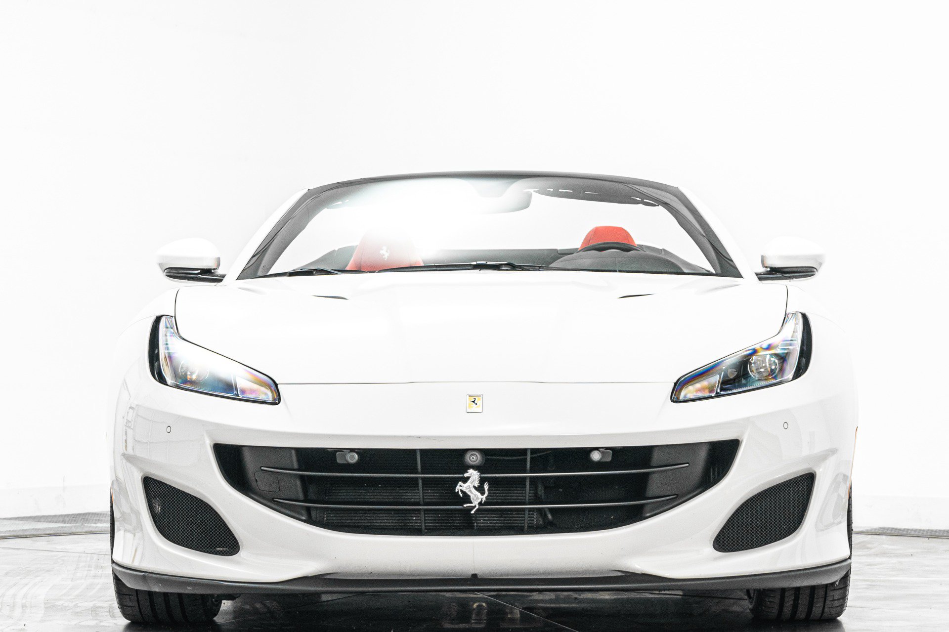 Used 2019 Ferrari Portofino RWD image 4
