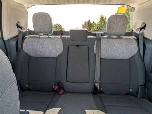 New 2025 Ford Maverick XLT w/ XLT Luxury Package image 32