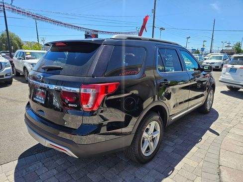 Used 2016 Ford Explorer XLT w/ Equipment Group 202A AWD/4WD image 5