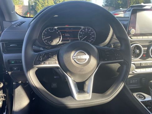 Used 2025 Nissan Sentra SV image 34