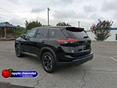 Used 2024 Nissan Rogue SV AWD/4WD image 3