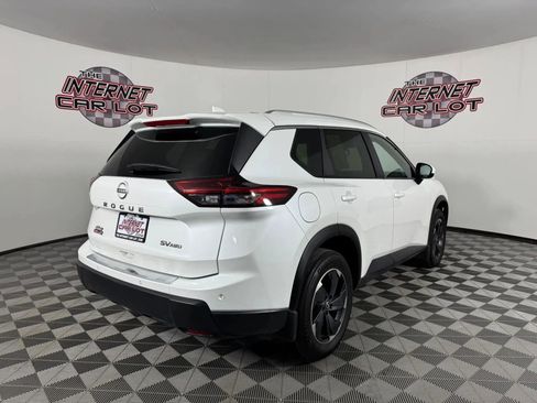 Used 2024 Nissan Rogue SV w/ SV Premium Package AWD/4WD image 7